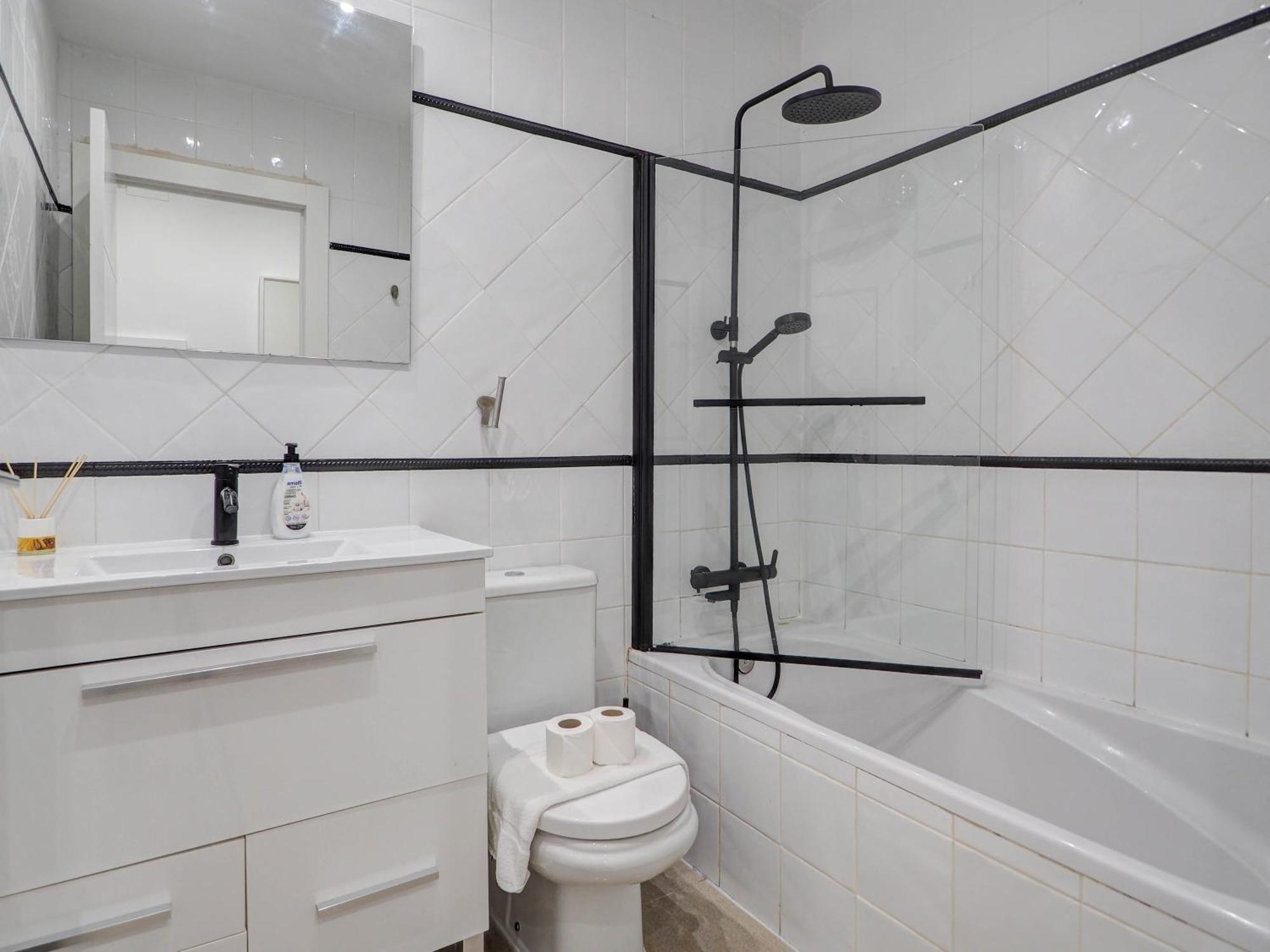 White Center Apartment By Hello Homes Sitges Luaran gambar